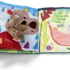 Lilliputiens Boek Knuffels Van Cesar -Goedkope muziekmobielen winkel 550x317 1