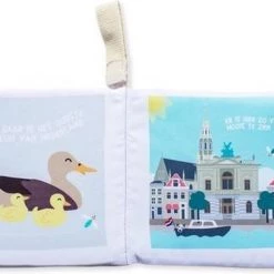 NOOX City Kids Zacht Babyboekje Haarlem - Fairly Made - In Mooie Geschenkverpakking - Duurzaam En Origineel Kraamcadeau -Goedkope muziekmobielen winkel 550x376 4