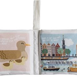 NOOX City Kids Zacht Babyboekje Amsterdam - 100% Katoen - Fairly Made - In Mooie Geschenkverpakking - Duurzaam En Origineel Kraamcadeau -Goedkope muziekmobielen winkel 550x411 2