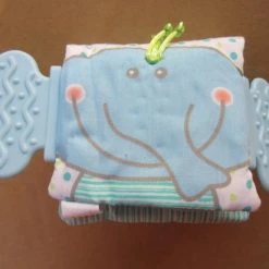 Activityboek Difrax Met Piep - En Knispergeluidjes -Goedkope muziekmobielen winkel 550x412 61