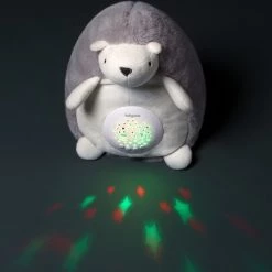 Babyono Baby Ono Egel Scarlet Knuffel Projector- 0m+ Egel -Goedkope muziekmobielen winkel 550x529 2