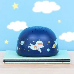 Projector Lamp / Sterrenprojector: Ruimte | A Little Lovely Company -Goedkope muziekmobielen winkel 550x543 7