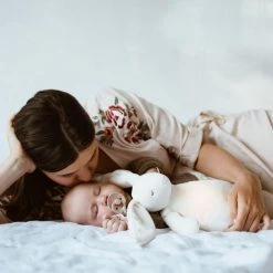 Knuffel Humming Friend Cream | Moonie -Goedkope muziekmobielen winkel 550x550 402