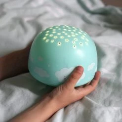 Projector Lamp / Sterrenprojector: Wolkjes | A Little Lovely Company -Goedkope muziekmobielen winkel 550x577 41