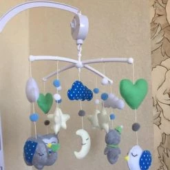 WiseGoods - Mobiel Met Rammelaar Baby - Wieg Houder Arm Beugel Set - Carrousel - 360 Graden Roterende Wieg Klem -Goedkope muziekmobielen winkel 550x651