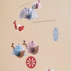 Djeco - DD04342 - Mobiel - Pauwen -Goedkope muziekmobielen winkel 550x770 1