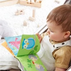 Haba Babyboekje Geluk Junior 8 X 9 Cm Polyester Groen 8 Pagina's -Goedkope muziekmobielen winkel 550x822 2