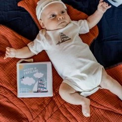 NOOX City Kids Zacht Babyboekje Friesland - Fairly Made - In Mooie Geschenkverpakking - Duurzaam En Origineel Kraamcadeau -Goedkope muziekmobielen winkel 550x825 49