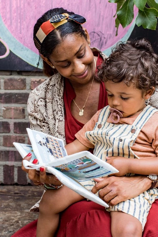 NOOX City Kids Zacht Babyboekje Delft - 100% Katoen - Fairly Made - In Mooie Geschenkverpakking 9 NOOX City Kids Zacht Babyboekje Delft - 100% Katoen - Fairly Made - In Mooie Geschenkverpakking - Afbeelding 7