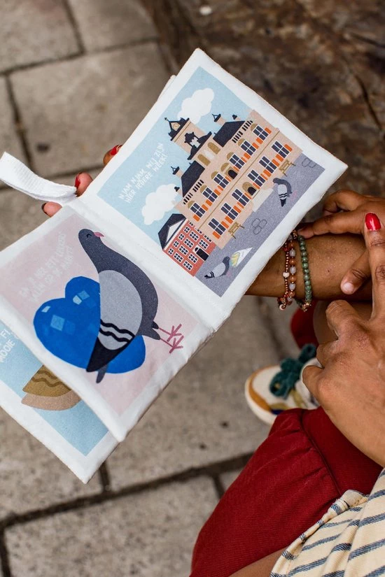 NOOX City Kids Zacht Babyboekje Delft - 100% Katoen - Fairly Made - In Mooie Geschenkverpakking 13 NOOX City Kids Zacht Babyboekje Delft - 100% Katoen - Fairly Made - In Mooie Geschenkverpakking - Afbeelding 11